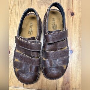 Naot men’s Bradley Fisherman style leather sandals. NWOB. EU size 42 (US9) NICE